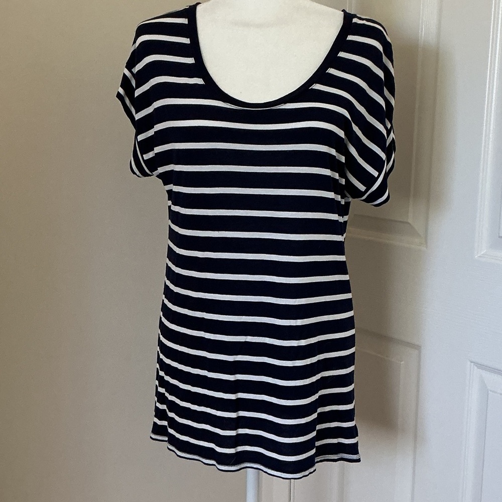 Old Navy Women's Sccop Neck Short Sleeve Navy and White Striped Tee